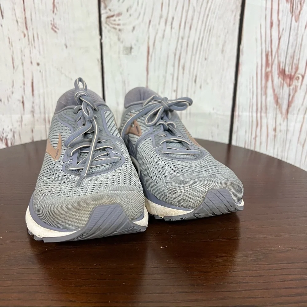 Brooks Gray Women’s Athletic Shoes Breathable Mesh Cushioned Midsole 10.5 GUC